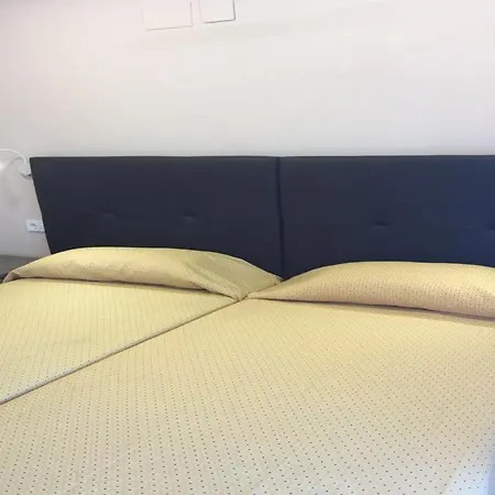 Ofert, Next To The Area, Apt Ocean-2ª Linea Levante-3-4 Pers -con Piscina, Aire Acond Extra Y Garaje 10eur Dia 베니돔